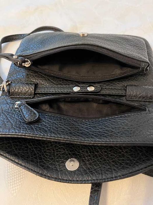 Mała torebka na ramię Nine West, delikatnie używana