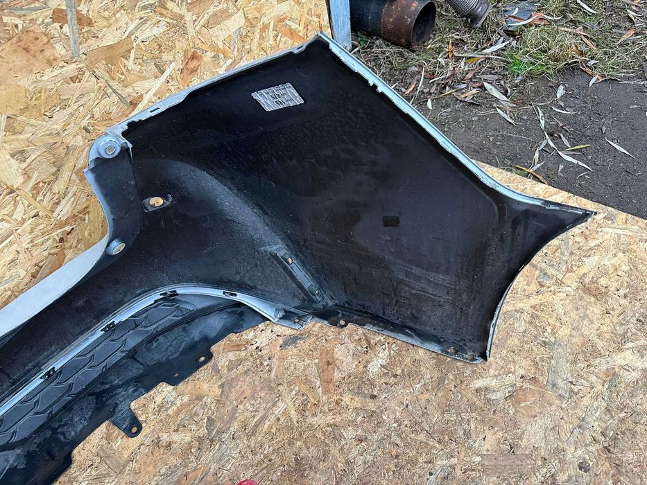 Toyota Corolla E21 Kombi GR Sport zderzak tylni tył cały orginał