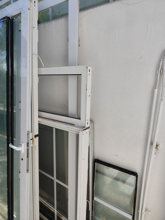 Janela de duas folhas em alumínio branco