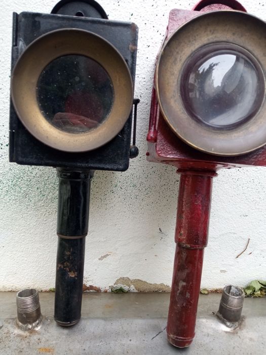 Belíssimo par de lanternas. Para charrete, carro ou ... comboio.