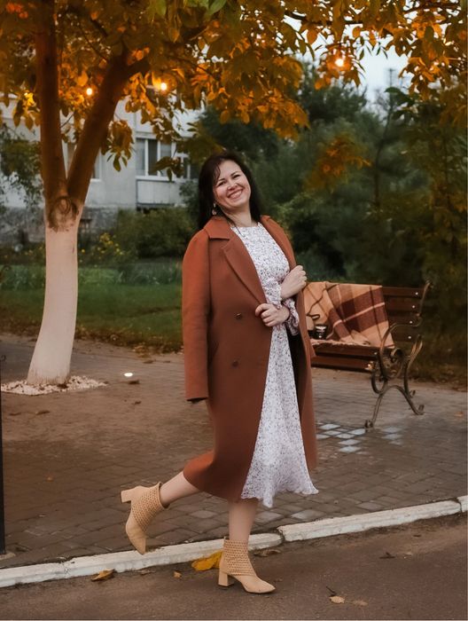 Жіноче пальто коричневе
