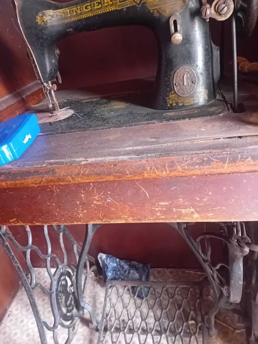 Vendo máquina costura antiga
