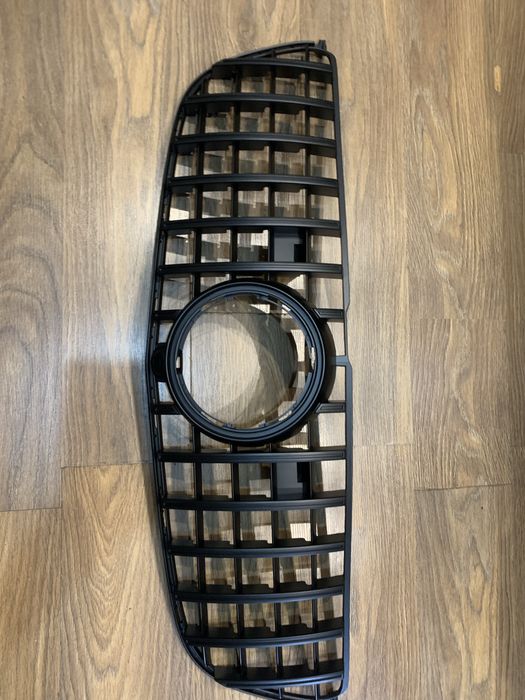 Решітка радіатора Mercedes GLS X166 AMG