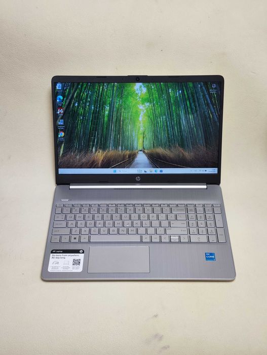 Ноутбук HP 15-DY2046NR 15.6" Core i3-1115G4/DDR4 8Gb/256SSD