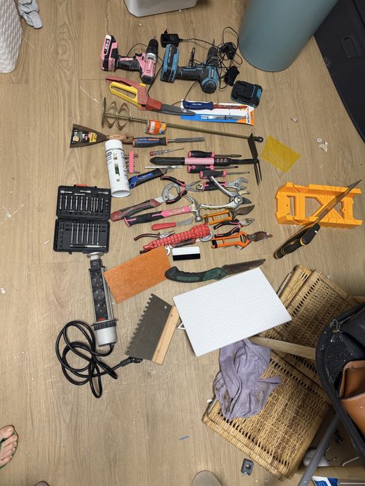 Vendo kit de ferramentas, furadeiras e parafusadeira