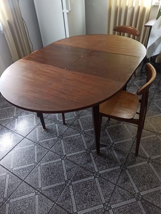 Stół rozkładany z PRL-u