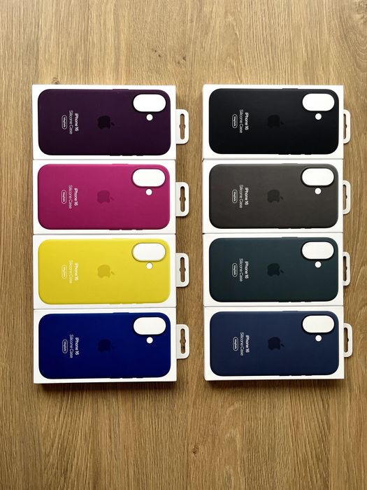 Оригінальний силіконовий чохол Apple Silicone Case MagSafe iPhone 16