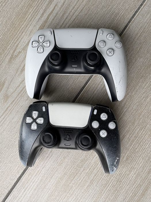Konsola ps5 fat z napedem 2 pady + 4gry
