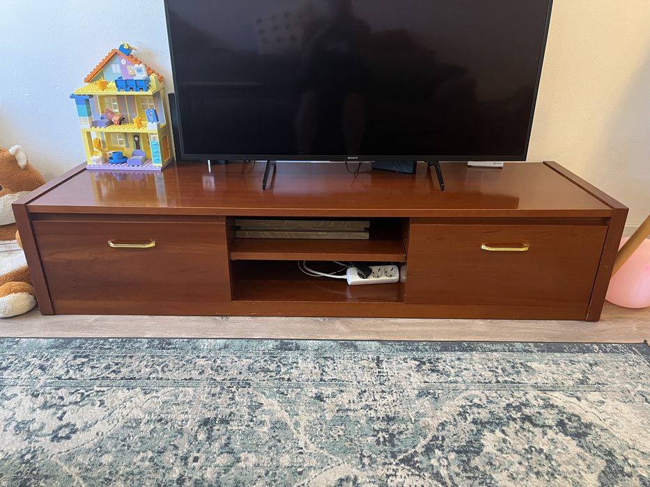 Movel de televisao em cerejeira