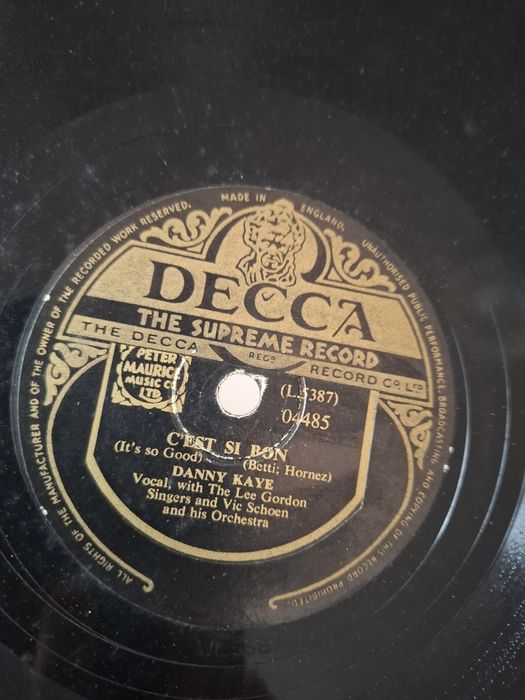 Album com 12 discos 78 rpm dos anos 50