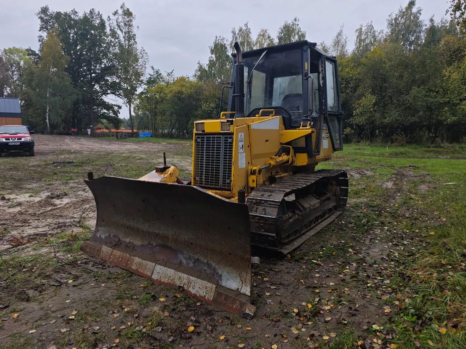 Komatsu D37-E5  Spycharka Komatsu D37-E5 – 1999 r. – 11130 mth – 89 900 zł netto