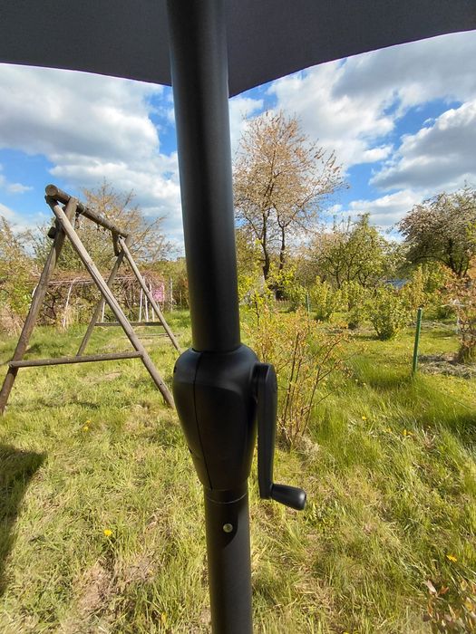 Parasol ogrodowy 3m średnicy z betonową podstawą