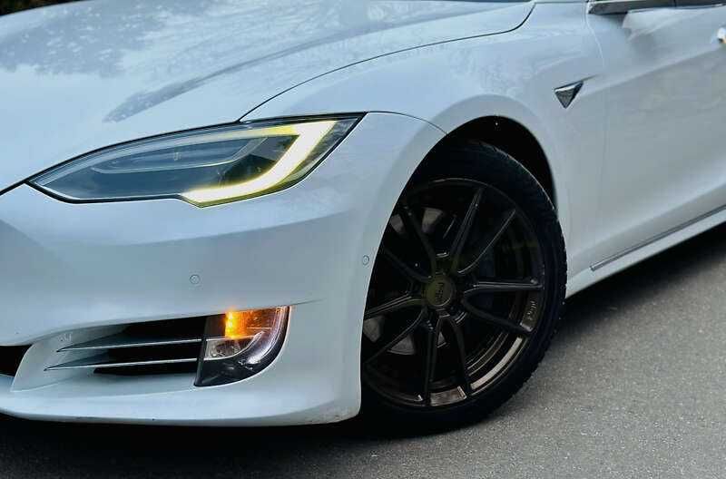 Tesla Model S 2018