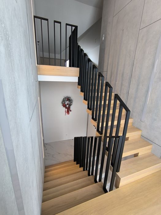 Balustrady zewnętrzne , wewnętrzne