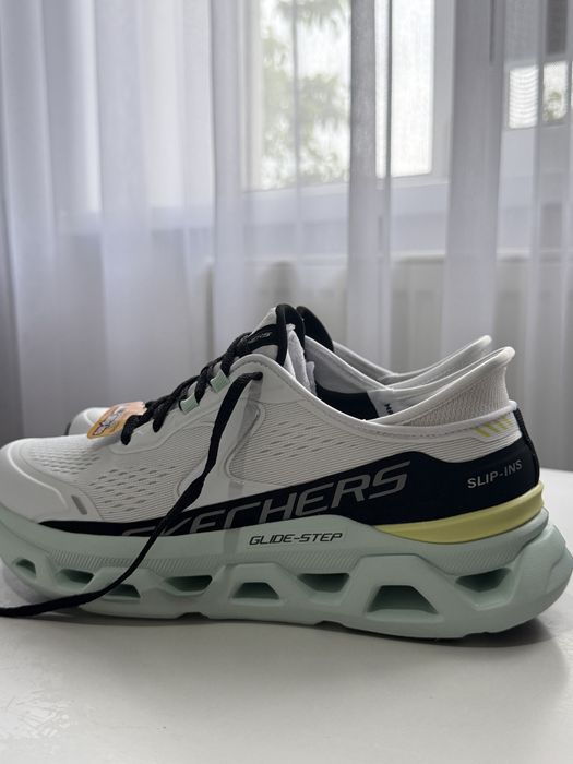 Кросівки жіночі Skechers