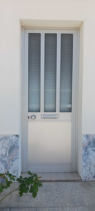 Porta de exterior em alumínio
