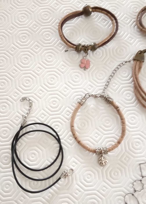 Fios e pulseiras, lote todo por 6€