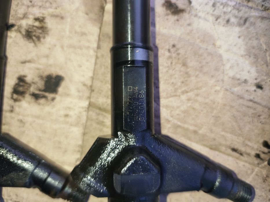 Форсунки Нісан 2.2дизель  ТНВД