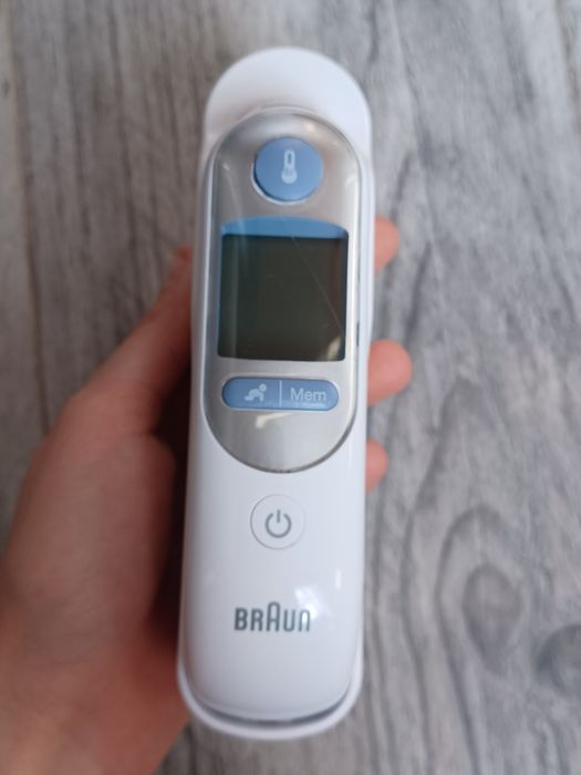Termometr do ucha douszny BRAUN IRT6520 THERMOSCAN 7 AGE PRECISION