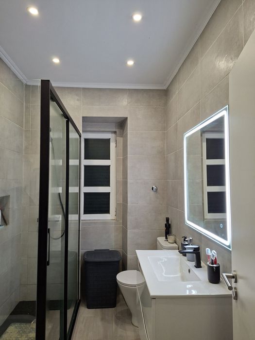 Quarto no Estoril-Cascais.