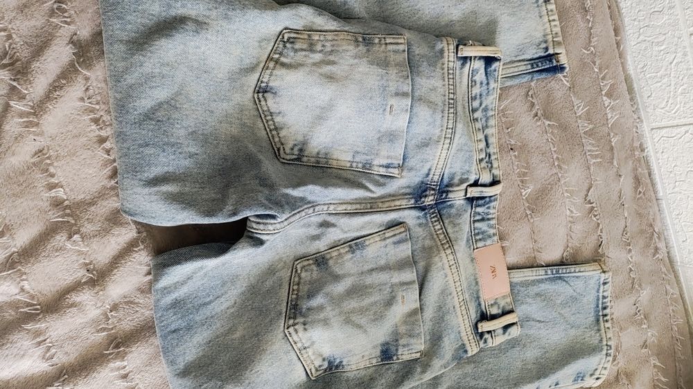 Jeansy Zara S jasnoniebieskie