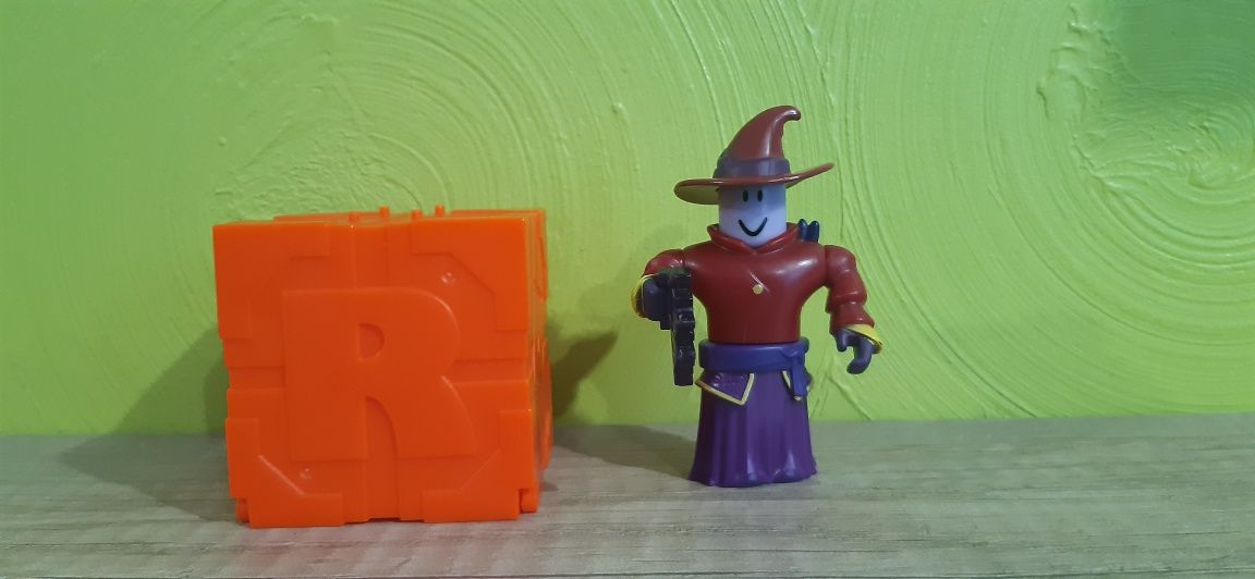 Dread Dark Wizard - ROBLOX figure