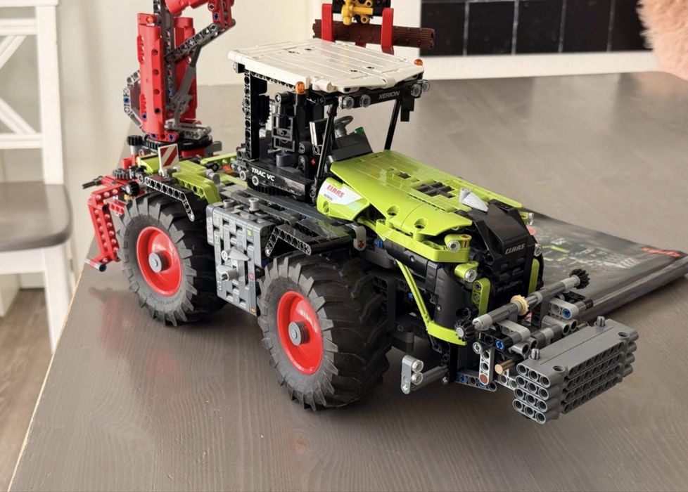 LEGO TECHNIC: XERION 5000 TRAC VC (42054) + instrukcja