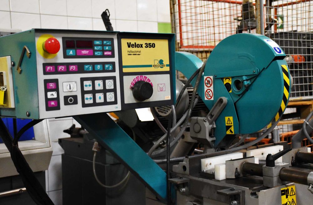 21. BERG & SCHMID VELOX 350 HA – półautomatyczna przecinarka do metalu