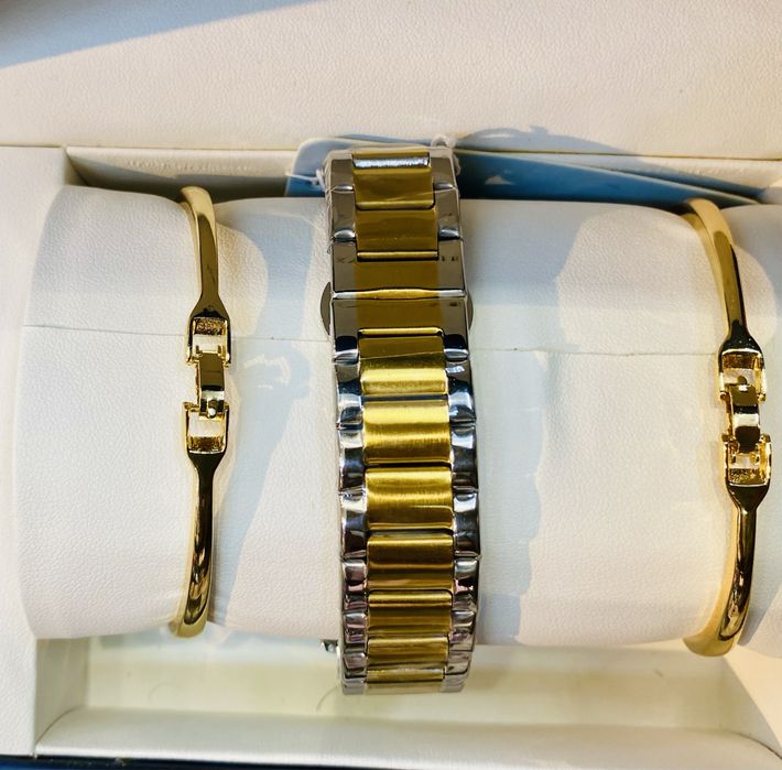 Reloj conjunto pulseiras para mulher
