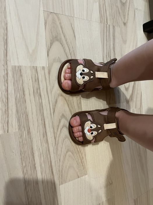 Пінетки-сандалі