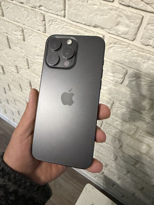 Продам iPhone 15 pro max 256 black