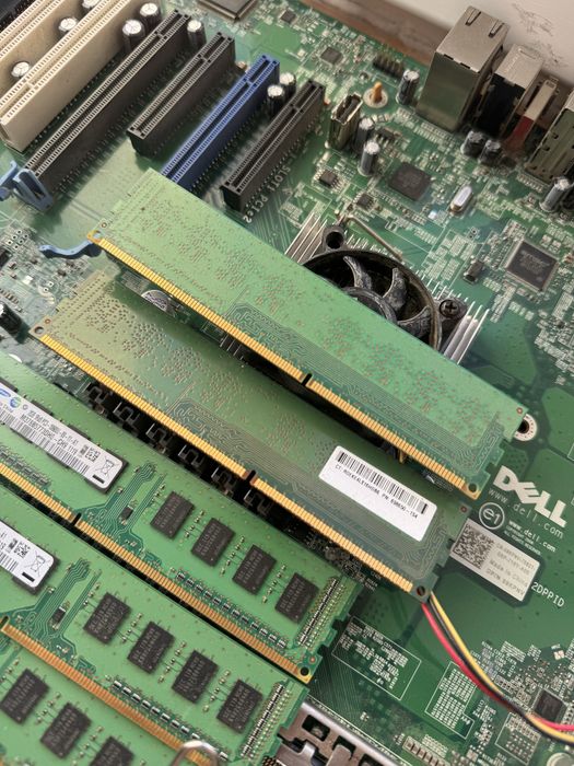 Оперативна пам'ять Samsung DDR3 16GB (Комплект 2x4GB та 4x2GB) PC3