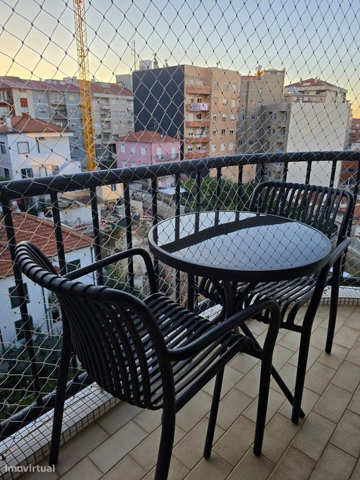2 Lugares de Garagem - T2 Mobilado junto à Av. da República - Gaia