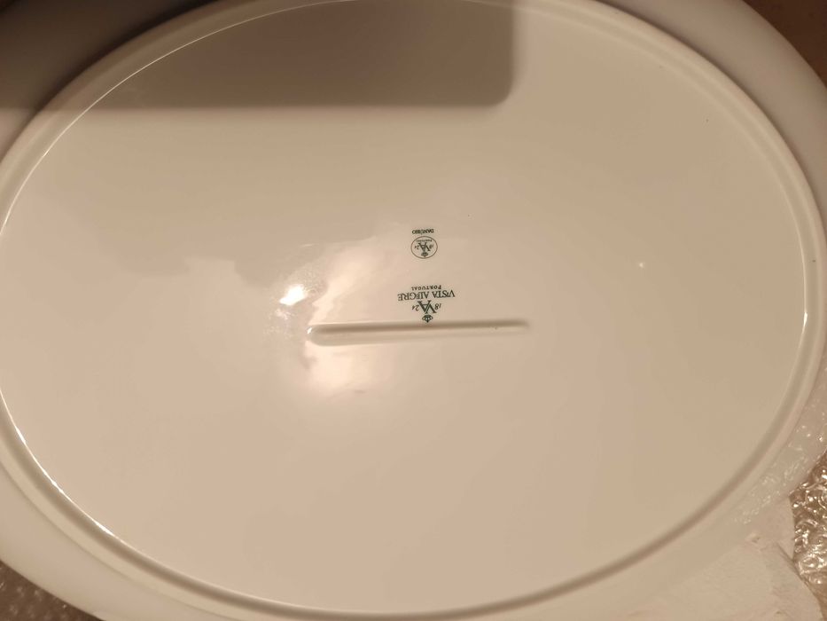Conjunto de 2 artigos grandes em porcelana da Vista Alegre (A estrear)