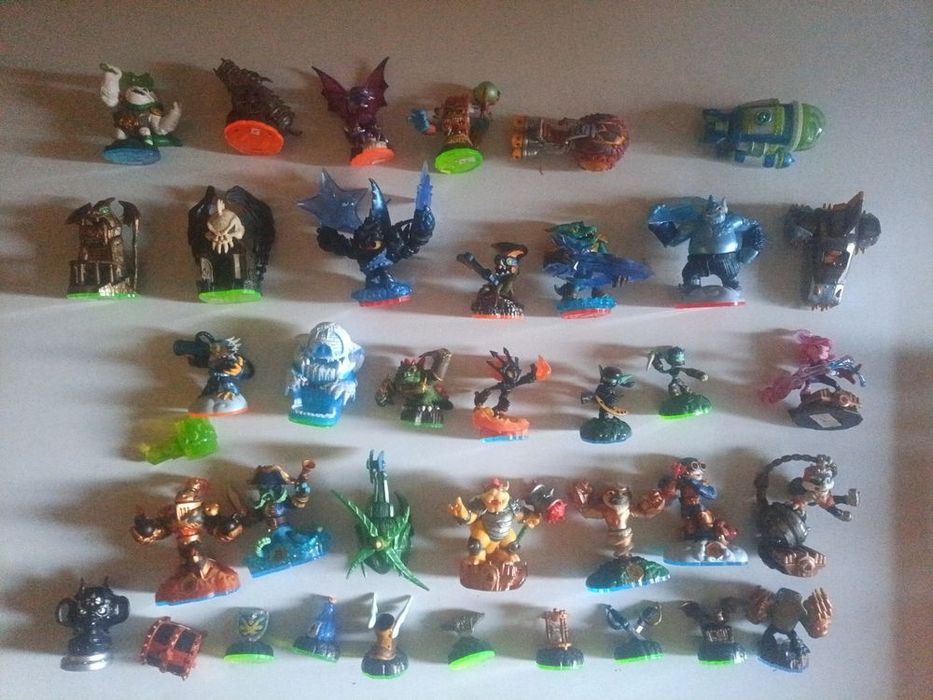 Skylanders toys to life