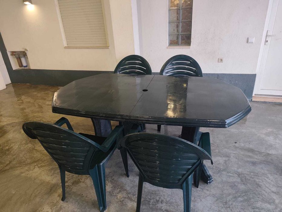 Mesa de exterior extensiva + 4 cadeiras