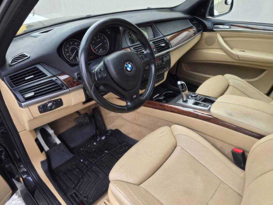 BMW X5 xDrive35i      2012