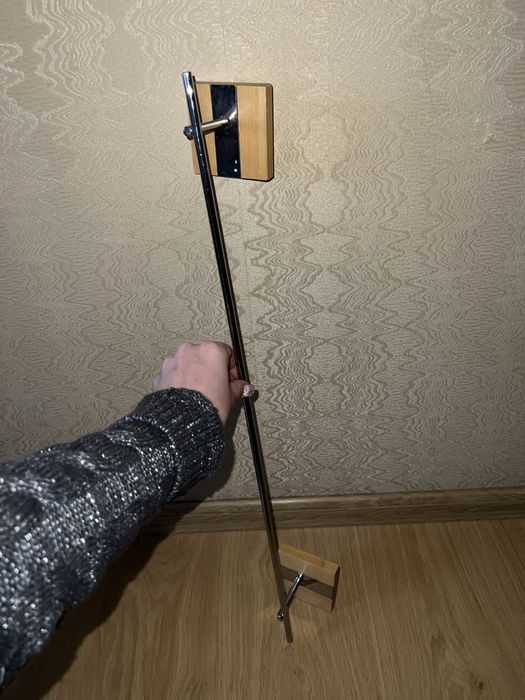 Металева вішалка