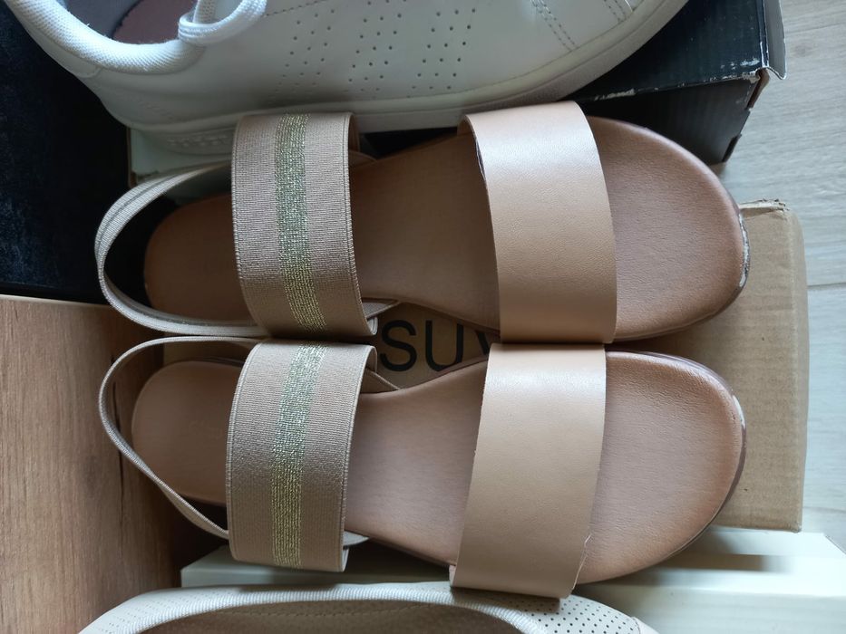Buty r39 Adidas, Graceland, Clara Baron, Vevio zestaw