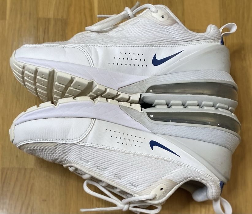 кросівки Nike Air Max.