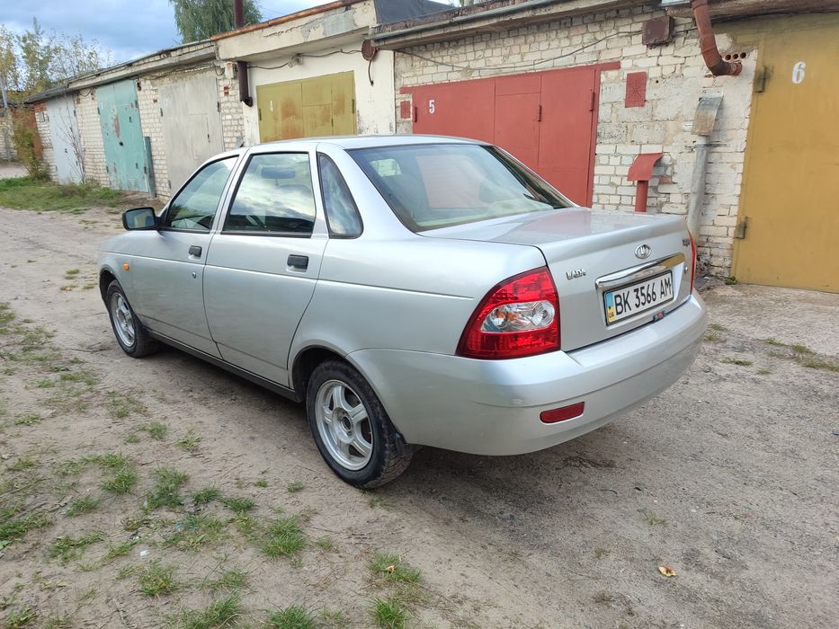 Легковий автомобіль лада пріора