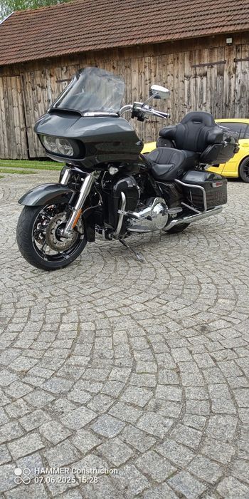 Harley Davidson Road Glide CVO  FLTRUSE110 SCREAMIN EAGLE