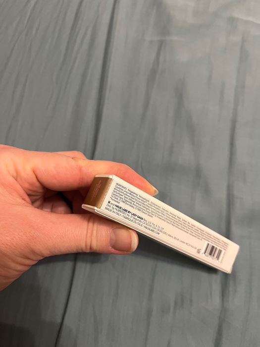 Haus Labs rozświetlacz glassy champagne quartz
