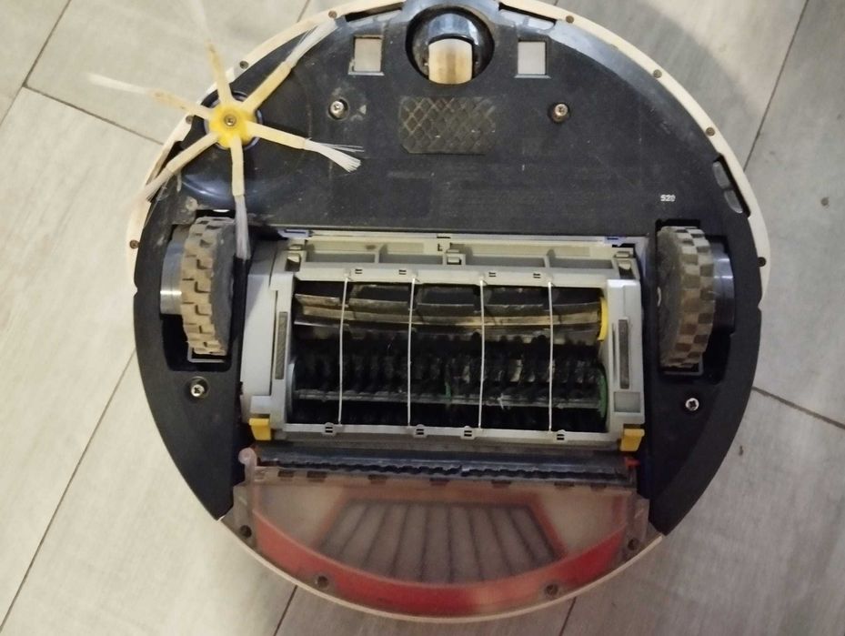 Aspirador iRobot Roomba Serie 500 com possível avaria