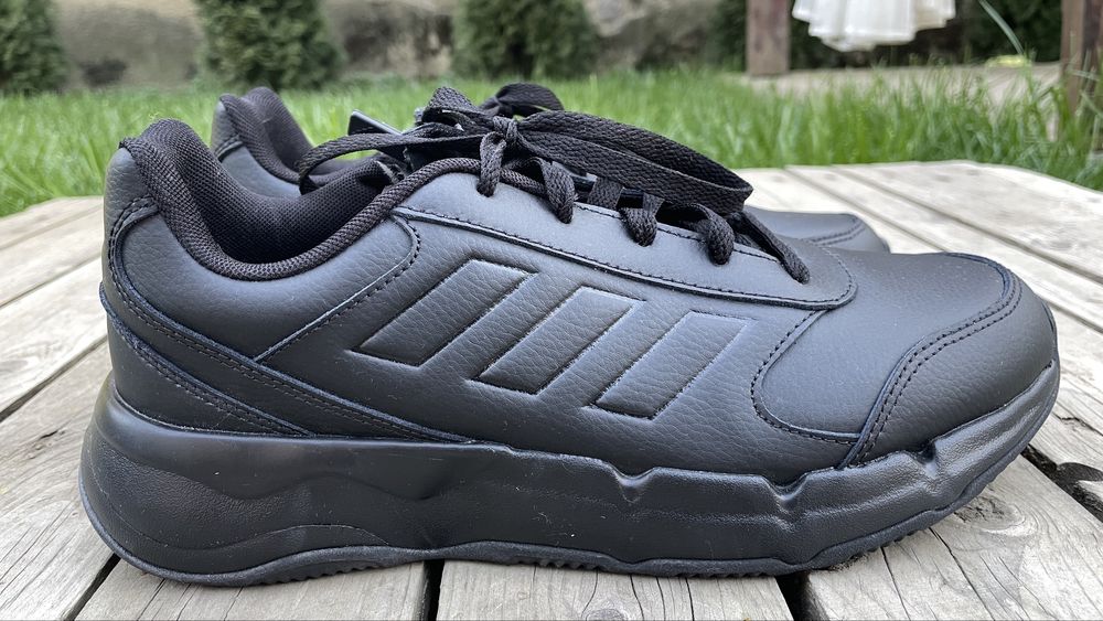 НОВІ Adidas Etera Black р. 41 1/3 (26 см) Стан 10/10