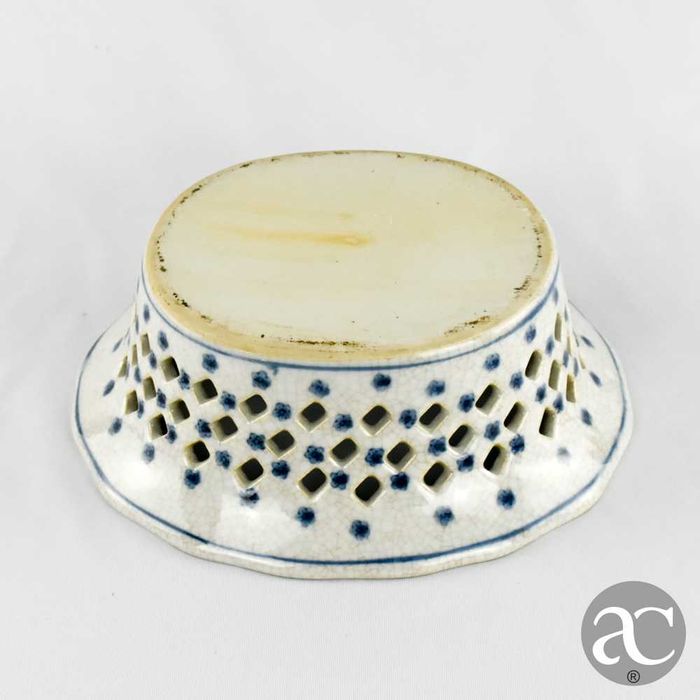 Cesta / Taça / Fruteiro vazada em porcelana da China