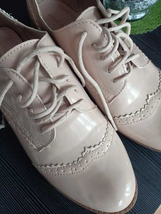 Lakierki półbuty oksfordki rozmiar 40