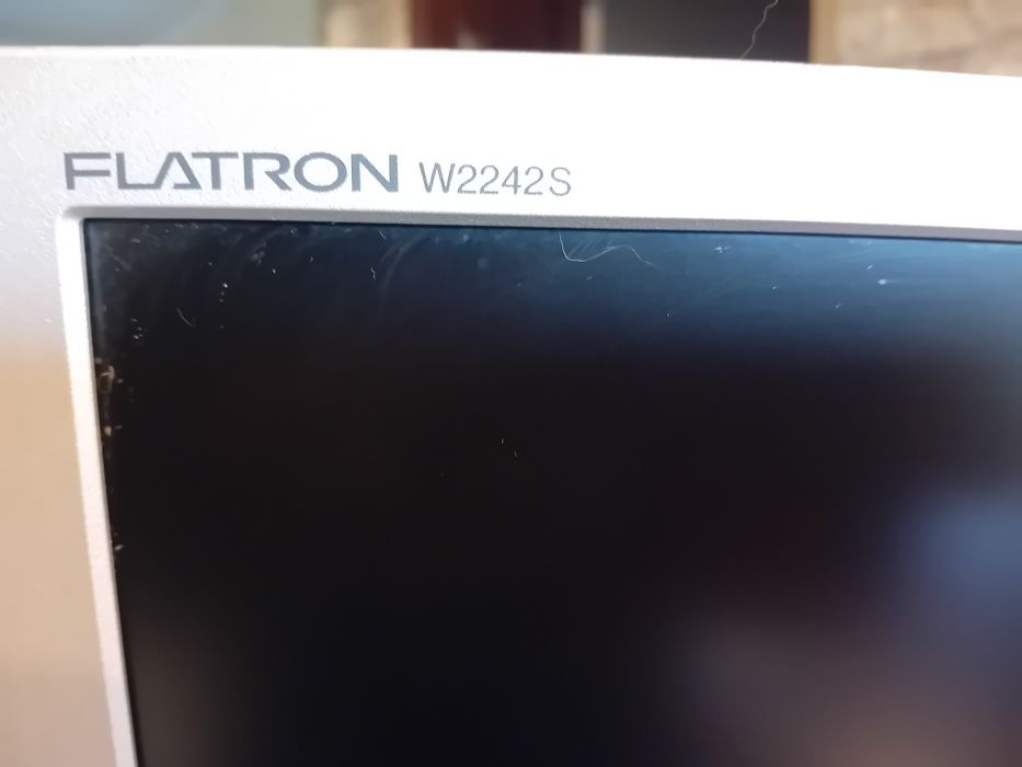 Monitor Lg z kablem