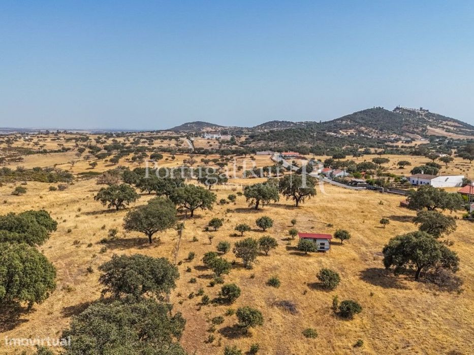 Quinta com Projeto Aprovado e Vista Privilegiada para Monsaraz