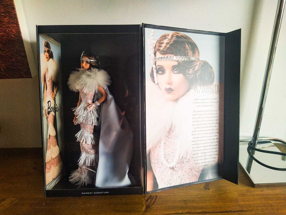 Barbie: A Tribute to Fashion Signature
